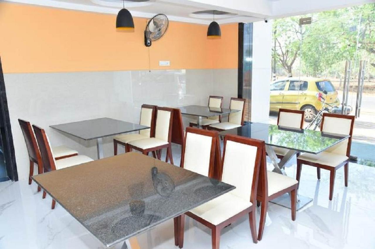 Ganesh Meridian Tiruppattur Экстерьер фото